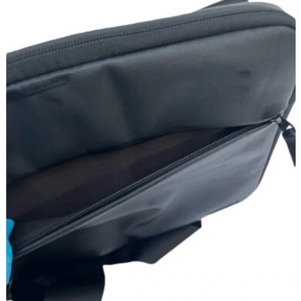 Incase Nylon‎ Thick Padded Crossbody Zipped Tablet ipad Case Black